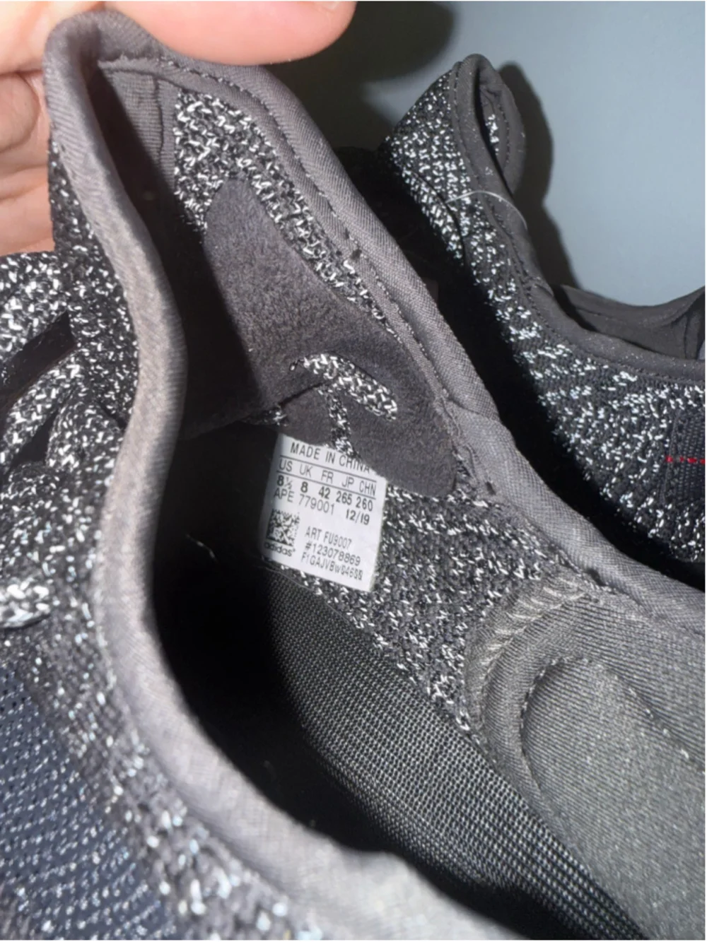 Men's Adidas Yeezy Boost 350 V2 Sneakers Black Size 8.5